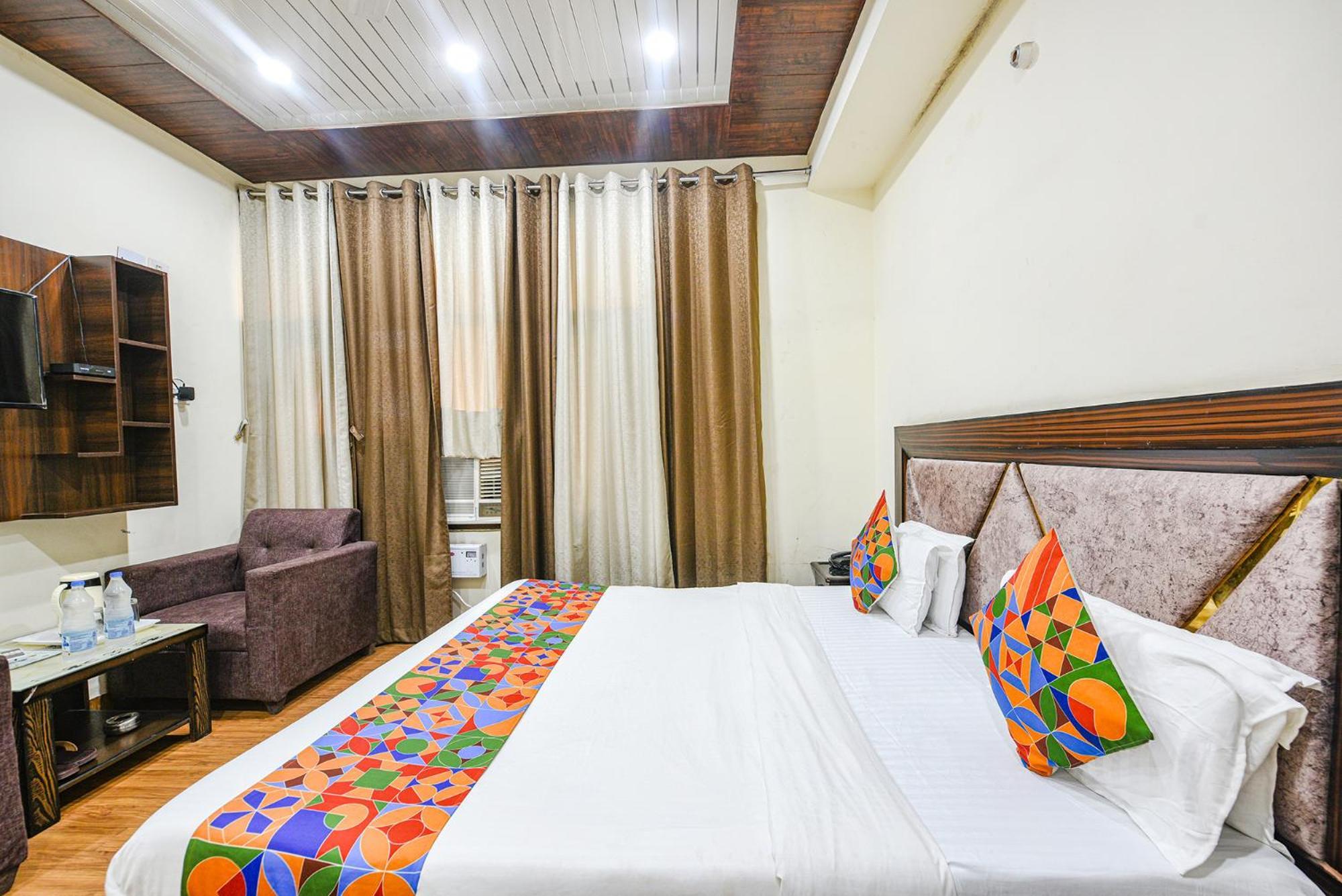 Fabhotel Royal Inn Chandīgarh Exterior foto