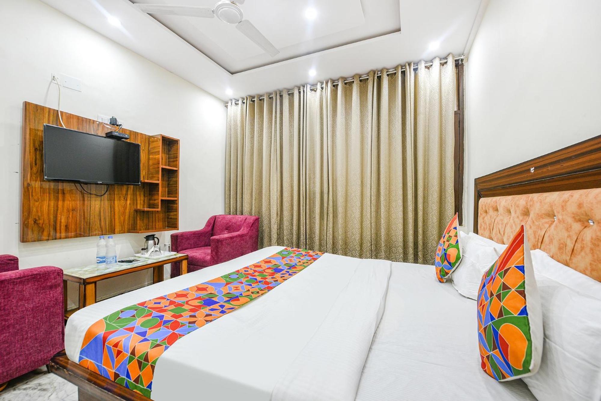 Fabhotel Royal Inn Chandīgarh Exterior foto